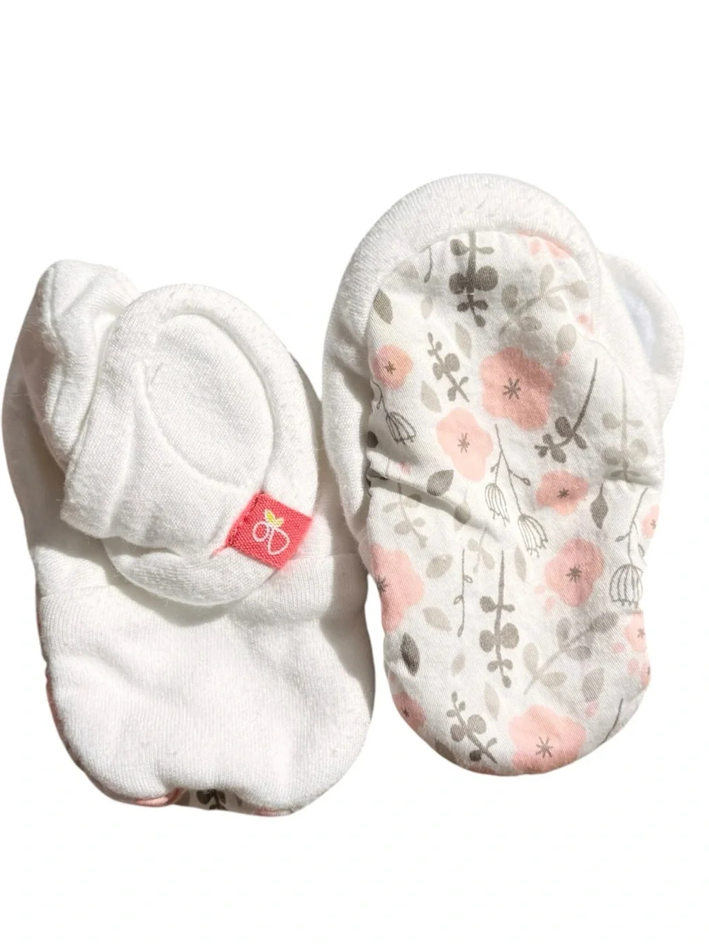 Goumikids Bab Girls Pink & White Floral Print Soft Stay-On Booties. 0-3 Months.